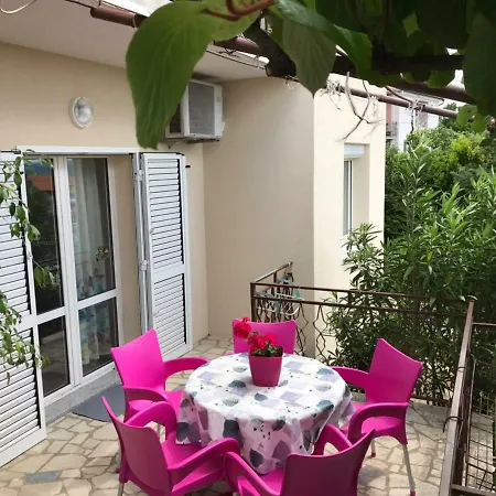 Dora Apartment Smrika