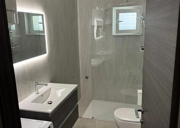 Dora Apartment *